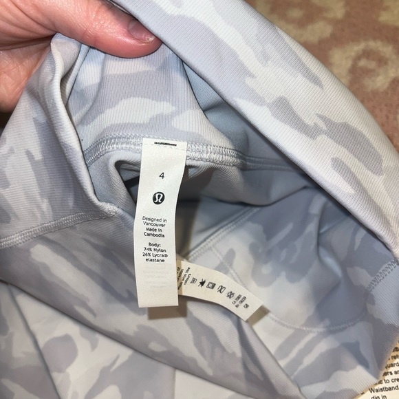 Lululemon Wunder Under High-Rise Crop 21” - Picture 3 of 4